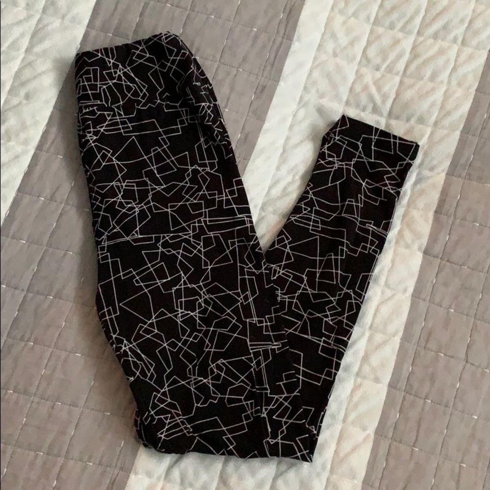 Geometric black & white lularoe leggings - tween
